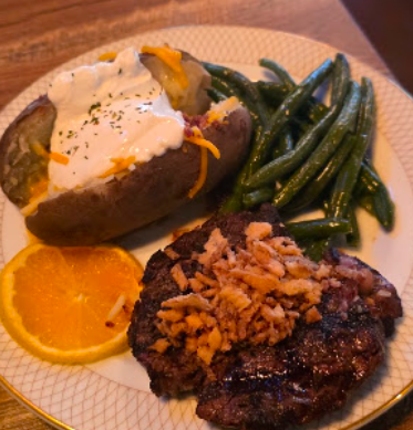 Cascades Grill signature dishes New York Strip
Norwegian Salmon
Braised Beef And Mushroom Penne Pasta